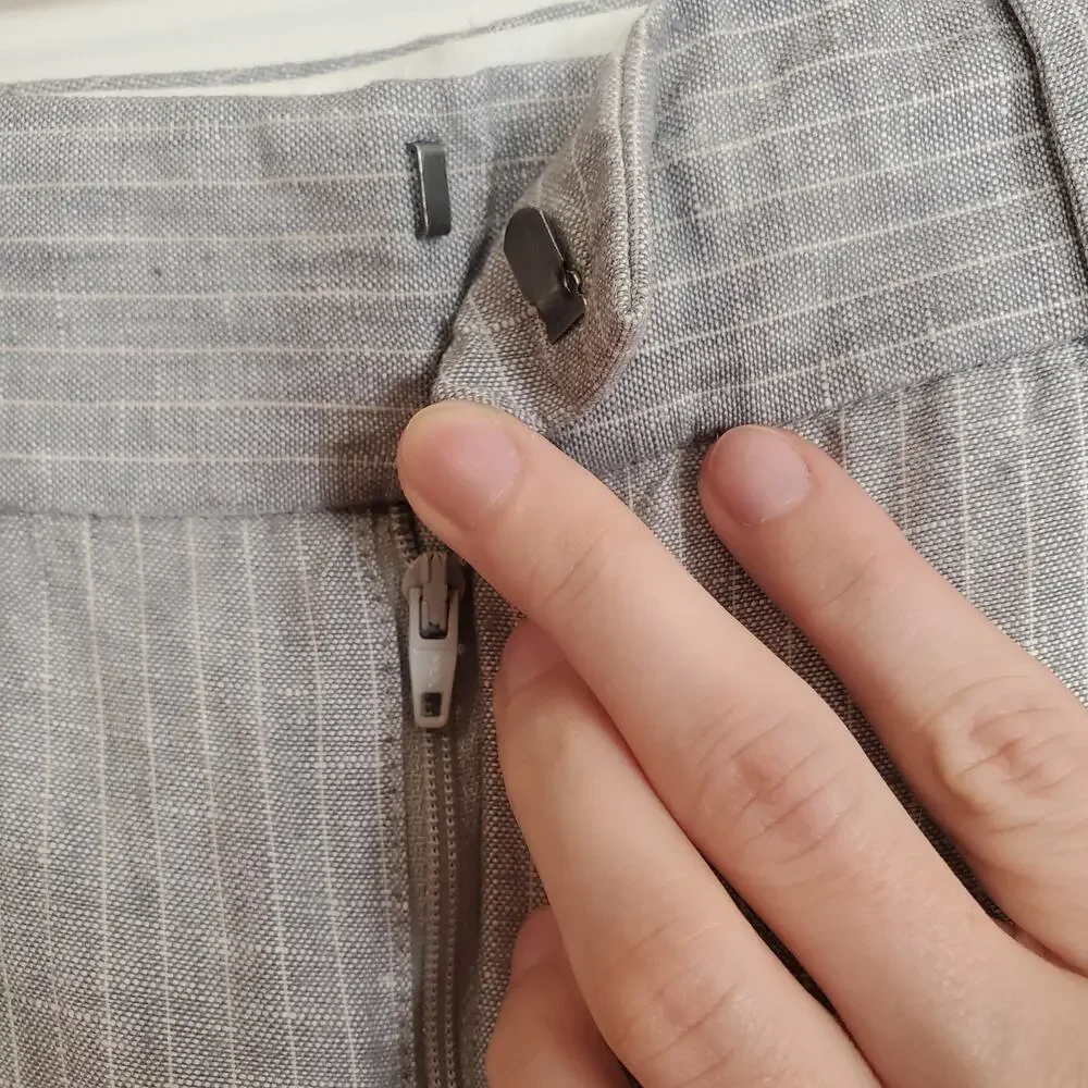 Banana Republic The Martin Fit Pinstriped Linen Trouser Gray 4P
